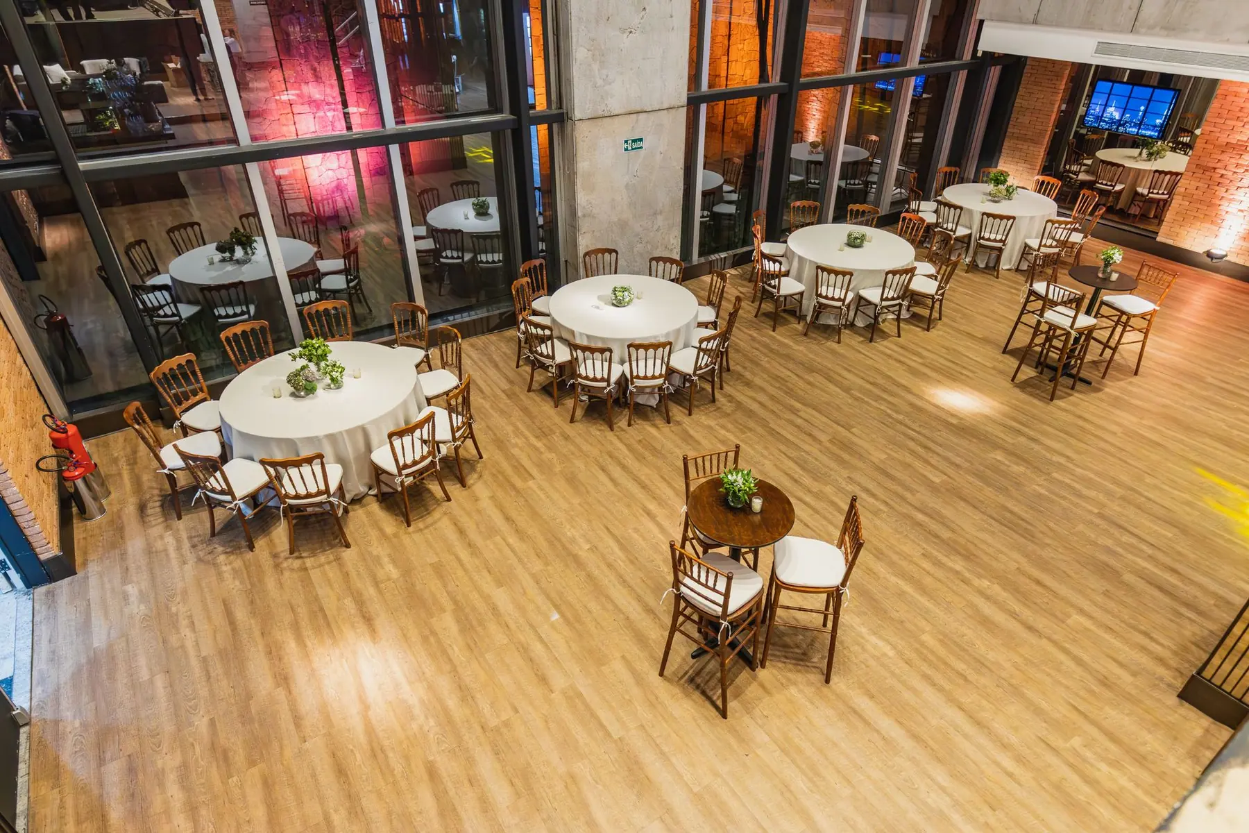 The room, the table, the floor — 6